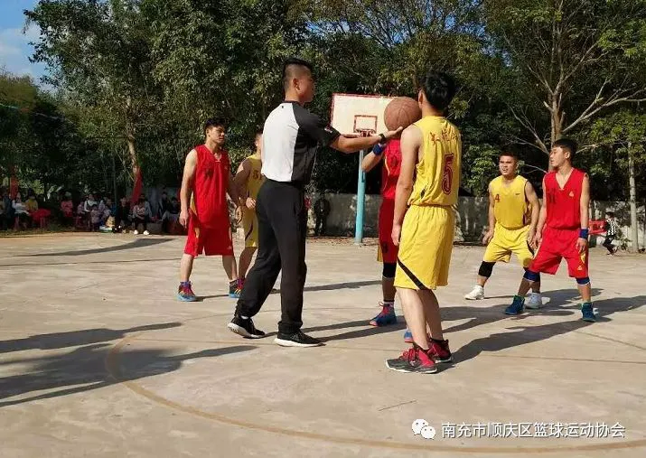 青少年篮球爱好者如何提高专注力_0